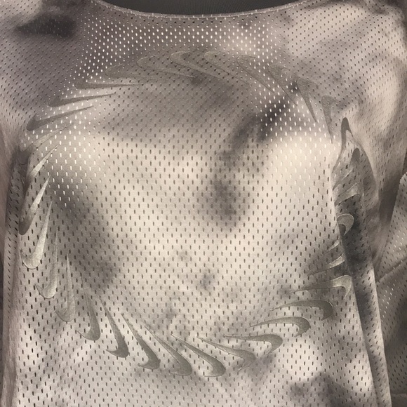 Nike Athletic/Athleisure Training Mesh Tee, NWT! - Picture 2 of 8